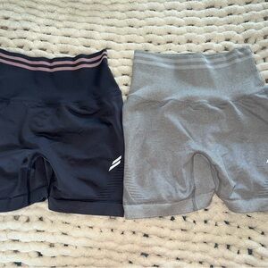 DOYOUEVEN Scrunch Seamless Shorts Set of 2